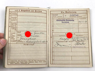 Kriegsmarine Wehrpaß, eingestellt am 14.4.1939 bei 8.Schiffsstammabteilung Leer.