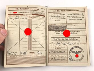 Kriegsmarine Wehrpaß, eingestellt am 14.4.1939 bei 8.Schiffsstammabteilung Leer.
