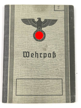 Wehrpaß eines Angehörigen im Feuerschutzpolizei Regiment. Eingetragene Medaille Kreuzzug gegen den Kommunismus. Eingesetzt zum Schutz der Ölgebiete in Rumänien