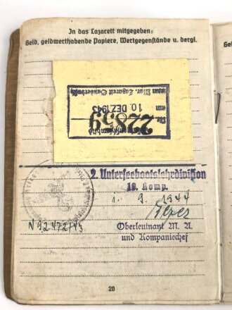Soldbuch Kriegsmarine, ausgestellt am 6.12.1943. Ausgegebener Stahlhelm, Nachrichten Ersatz Abteilung 6, Flakausbildungskompanie Schillig, an 10.7.44 Unterseebootslehrdivision.