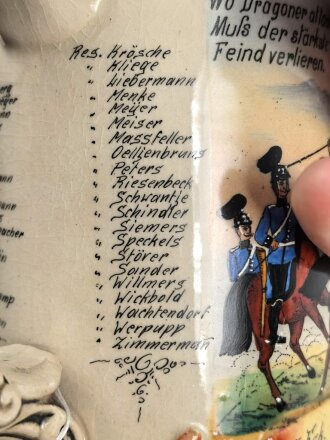 Preußen, Reservistenkrug eines Angehörigen im "Dragoner Regiment Nr.19 Oldenburg 1905-1908" Steinzeugkrug mit Alters- und Gebrauchsspuren, ungereinigtes Stück