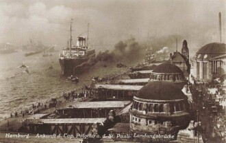 Ansichtskarte "Hamburg - Ankuft d. Cap. Polonio a.d. St. Pauli Landungsbrücke"