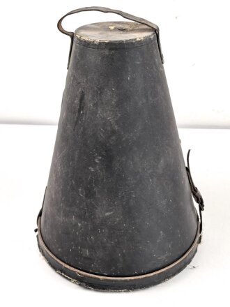 Kaiserreich, Koffer für eine Pickelhaube , hohe Form etwa 38cm . Ungereinigtes Stück