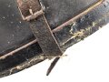 Kaiserreich, Koffer für eine Pickelhaube , hohe Form etwa 38cm . Ungereinigtes Stück