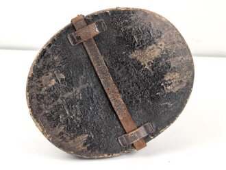 Kaiserreich, Koffer für eine Pickelhaube , Höhe etwa 27cm .Ungereinigtes Stück