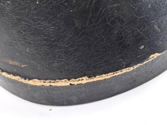 Kaiserreich, Oberteil eines Koffer für eine Pickelhaube , Höhe etwa 27cm .Ungereinigtes Stück