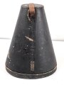 Kaiserreich, Koffer für eine Pickelhaube , hohe Form etwa 38cm . Ungereinigtes Stück, Beriemung fehlt