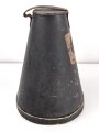Kaiserreich, Koffer für eine Pickelhaube , hohe Form etwa 38cm . Ungereinigtes Stück, Beriemung fehlt