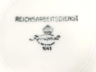 Reichsarbeitsdienst, Kantinenporzellan Teller, Hersteller Porzellanfabrik Königszelt Germany 1941, Durchmesser 24cm, gebraucht