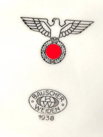 Heer, Kantinenporzellan kleine, eckige Schale, Kantenlänge 21cm, Hersteller Bauscher Weiden 1938. Gebraucht