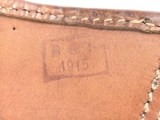 Satteltasche in gutem Zustand. Keinerlei Markierungen, lediiglich ein "B.?.K. 1915" Stempel.