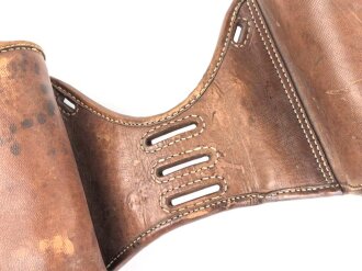 Satteltasche in gutem Zustand. Keinerlei Markierungen, lediiglich ein "B.?.K. 1915" Stempel.