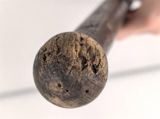 Spaten für Pioniere der Wehrmacht, ungereinigtes Stück, ich glaube "1937" erkennen zu können.