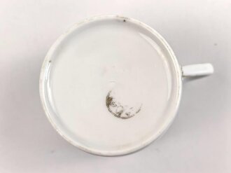 1.Weltkrieg, Porzellantasse mit Motiv "General Feldmarschall von Hindenburg" Höhe knapp 7cm