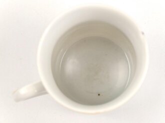 1.Weltkrieg, Porzellantasse mit Motiv " Erinnerung an den Welt Krieg 1914-1915" Höhe etwa 7cm, kleiner Schaden am oberen Rand
