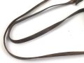 Regenschutzdeckel mit Trageriemen für ein Dienstglas der Wehrmacht. Leder weich