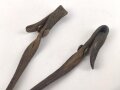 Regenschutzdeckel mit Trageriemen für ein Dienstglas der Wehrmacht. Leder weich