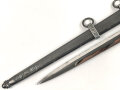 Dolch für Offiziere der Luftwaffe. Saubere Klinge von SMF Solingen, guter Gesamtzustand, die Hakenkreuz im Knauf vergoldet.