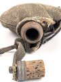 1.Weltkrieg, Feldflasche mit Bezug aus Ersatzmaterial, dieser mit Hersteller " Emanuel Kahn Karlsruhe" Guter Zustand , ungetragenes Stück