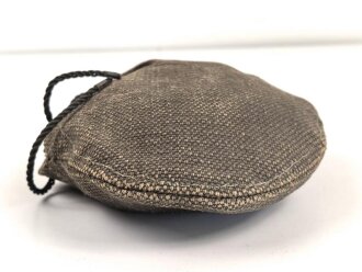 1.Weltkrieg, Feldflasche mit Bezug aus Ersatzmaterial, dieser mit Hersteller " Emanuel Kahn Karlsruhe" Guter Zustand , ungetragenes Stück