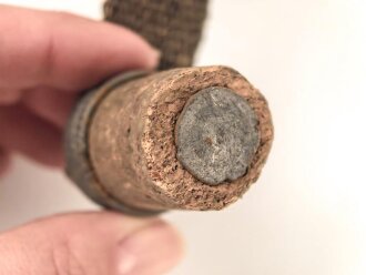 1.Weltkrieg, Feldflasche mit Bezug aus Ersatzmaterial, dieser mit Hersteller " Emanuel Kahn Karlsruhe" Guter Zustand , ungetragenes Stück