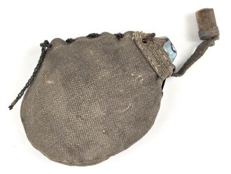 1.Weltkrieg, Feldflasche mit Bezug aus Ersatzmaterial, dieser mit Hersteller " Emanuel Kahn Karlsruhe" Guter Zustand , ungetragenes Stück