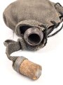 1.Weltkrieg, Feldflasche mit Bezug aus Ersatzmaterial, dieser mit Hersteller " Emanuel Kahn Karlsruhe" Guter Zustand , ungetragenes Stück
