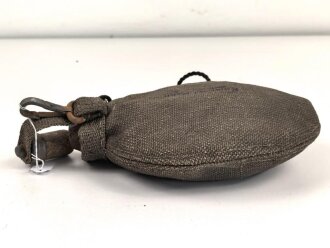 1.Weltkrieg, Feldflasche mit Bezug aus Ersatzmaterial, dieser mit Hersteller " Emanuel Kahn Karlsruhe" Guter Zustand , ungetragenes Stück