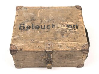 Kasten für Strichplattenbeleuchtung Wehrmacht, späte Ausführung, die frühen sind aus Blech . Originallack, ungereinigtes Stück