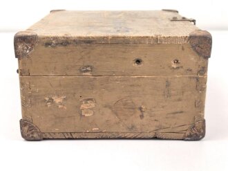 Kasten für Strichplattenbeleuchtung Wehrmacht, späte Ausführung, die frühen sind aus Blech . Originallack, ungereinigtes Stück