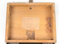 Kasten für Strichplattenbeleuchtung Wehrmacht, späte Ausführung, die frühen sind aus Blech . Originallack, ungereinigtes Stück