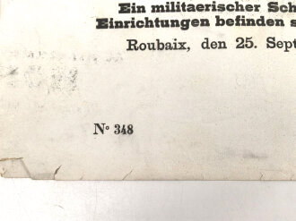 1. Weltkrieg, Wandanschlag Kommandantur Robaix "Bombenabwurf durch englische Flieger" datiert 1917, stark gebraucht, deutsch/französisch, Maße 100 x 66 cm, zusammen gefaltet