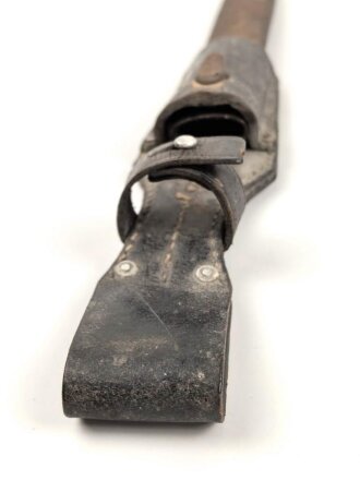 Seitengewehr M84/98 für k98 der Wehrmacht. Nummerngleiches Stück Berg & Co 1940. Im zugehörigen Koppelschuh, ungereinigter Dachbodenfund