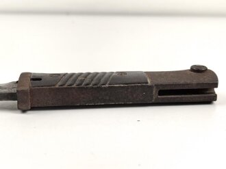 Seitengewehr M84/98 für k98 der Wehrmacht. Nummerngleiches Stück Berg & Co 1940. Im zugehörigen Koppelschuh, ungereinigter Dachbodenfund