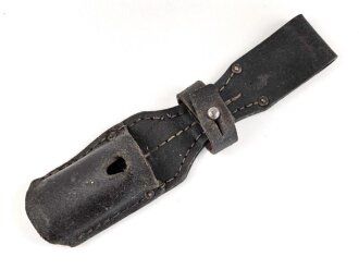 Wehrmacht, Koppelschuh zum Seitengewehr M84/98 für k98 . Weiches Leder, mit Reichsbetriebsnummer