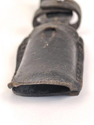 Wehrmacht, Koppelschuh zum Seitengewehr M84/98 für k98 . Weiches Leder, mit Reichsbetriebsnummer