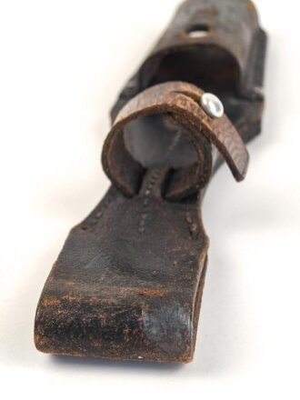 Wehrmacht, Koppelschuh zum Seitengewehr M84/98 für k98 . Weiches Leder, frühes Stück, Nieten fehlen zum Teil