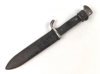 Fahrtenmesser für Angehörige der Hitlerjugend. Hersteller "M7/51/41" Griffemblem sauber entfernt, ungereinigtes Stück