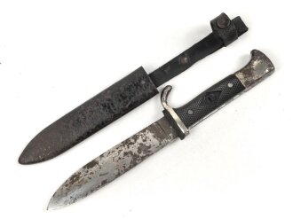 Fahrtenmesser für Angehörige der Hitlerjugend. Hersteller "M7/51/41" Griffemblem sauber entfernt, ungereinigtes Stück