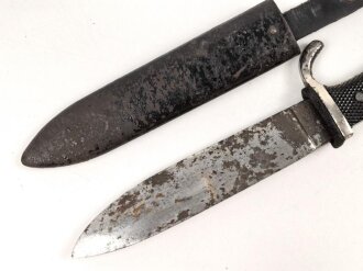 Fahrtenmesser für Angehörige der Hitlerjugend. Hersteller "M7/51/41" Griffemblem sauber entfernt, ungereinigtes Stück