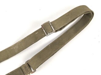 Trageriemen für einen Brotbeutel der Wehrmacht. Ungewöhnliche Ausführung mit Reichsbertriebsnummer