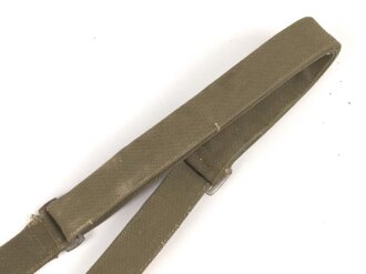 Trageriemen für einen Brotbeutel der Wehrmacht. Ungewöhnliche Ausführung mit Reichsbertriebsnummer