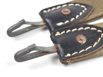Trageriemen für einen Brotbeutel der Wehrmacht. Ungewöhnliche Ausführung mit Reichsbertriebsnummer