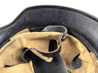 Stahlhelm Luftschutz. In allen Teilen originales Stück, ungereinigt, Der Schriftgzug " Luftschutz" entfernt