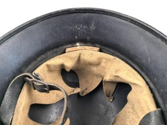 Stahlhelm Luftschutz. In allen Teilen originales Stück, ungereinigt, Der Schriftgzug " Luftschutz" entfernt