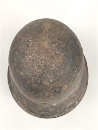 Heer, Stahlhelm Modell 1942. In allen Teilen Original, ungereinigter Scheunenfund, NS62