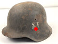 Heer, Stahlhelm Modell 1942. In allen Teilen Original, ungereinigter Scheunenfund, NS62