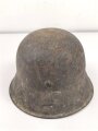 Heer, Stahlhelm Modell 1942. In allen Teilen Original, ungereinigter Scheunenfund, NS62