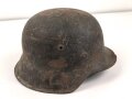 Heer, Stahlhelm Modell 1942. In allen Teilen Original, ungereinigter Scheunenfund, NS62