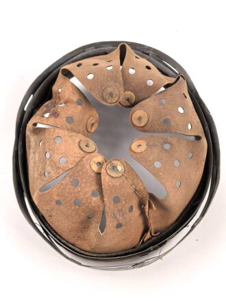 Innenfutter für einen Stahlhelm Modell 1940 oder 42 der Wehrmacht. Getragenes Stück, Kopfgrösse 56, datiert 1943